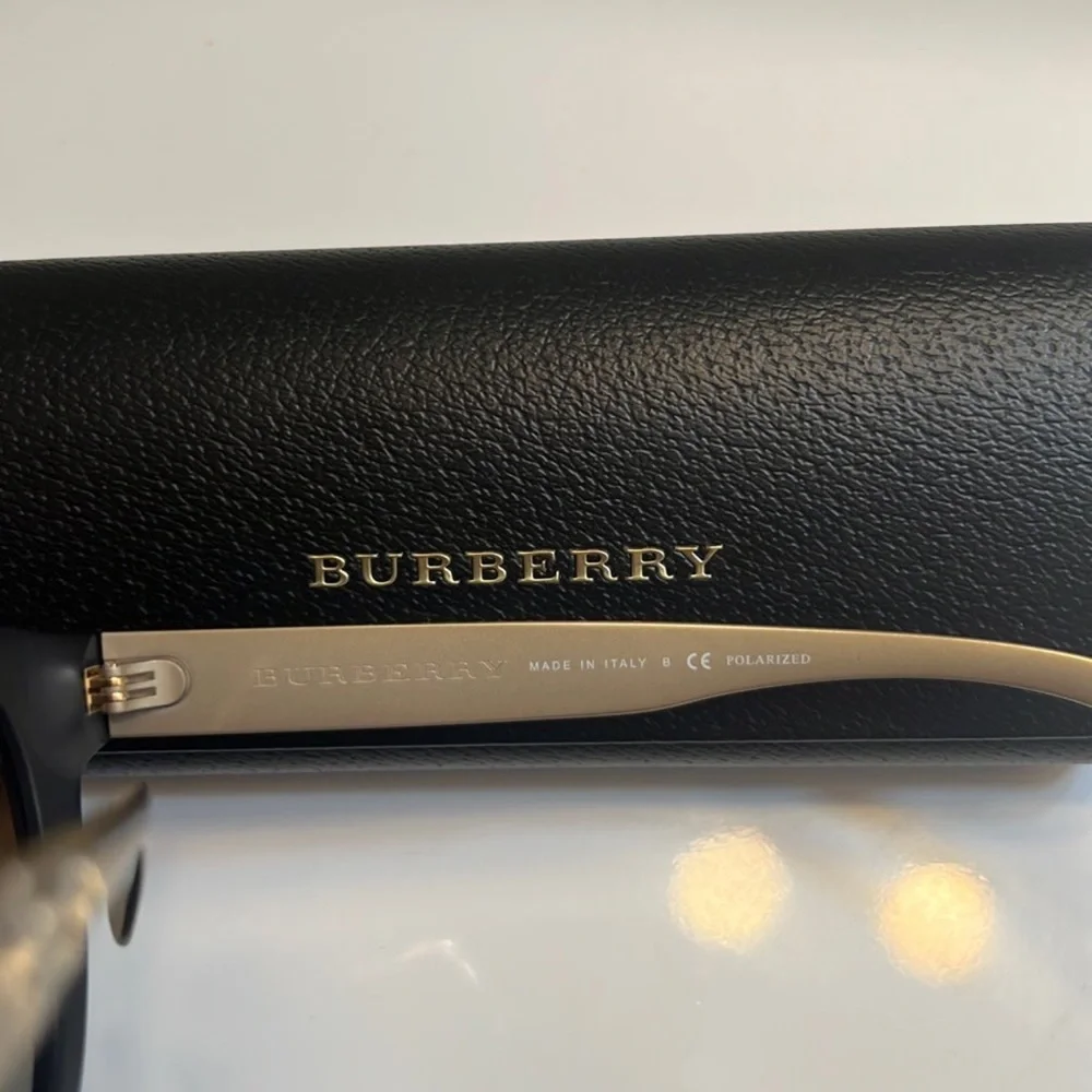 Burberry Sunglasses - Picture 10 of 11